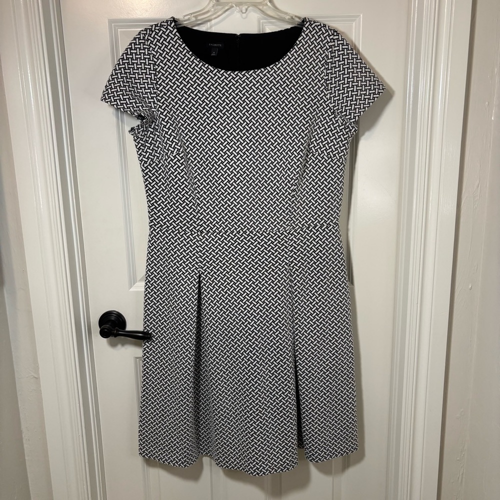 Talbots Black and White Geometric Pleated Shirt Midi Dress Women’s 14